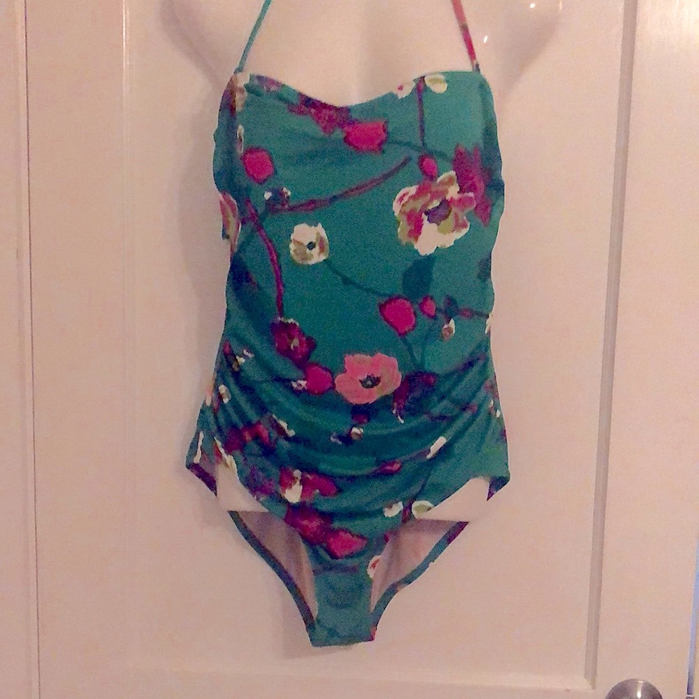 One piece swimsuit